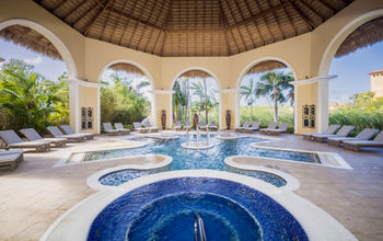 Hydrotherapy area at the Blossom Spa