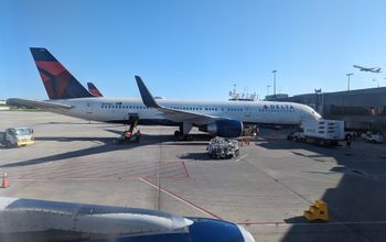 Delta Air Lines, plane, airport, tarmac,