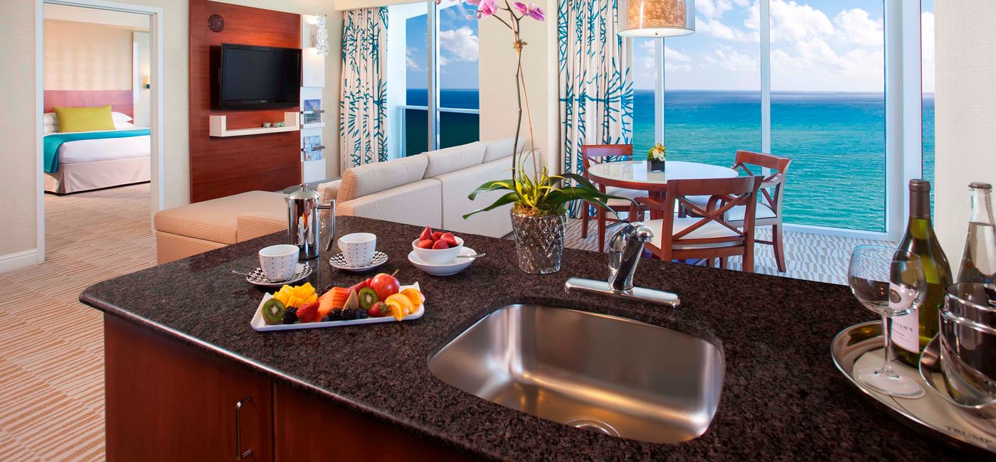 Image: (Courtesy of Trump International Beach Resort) (Photo Credit: One Bedroom Suite with Kitchen)