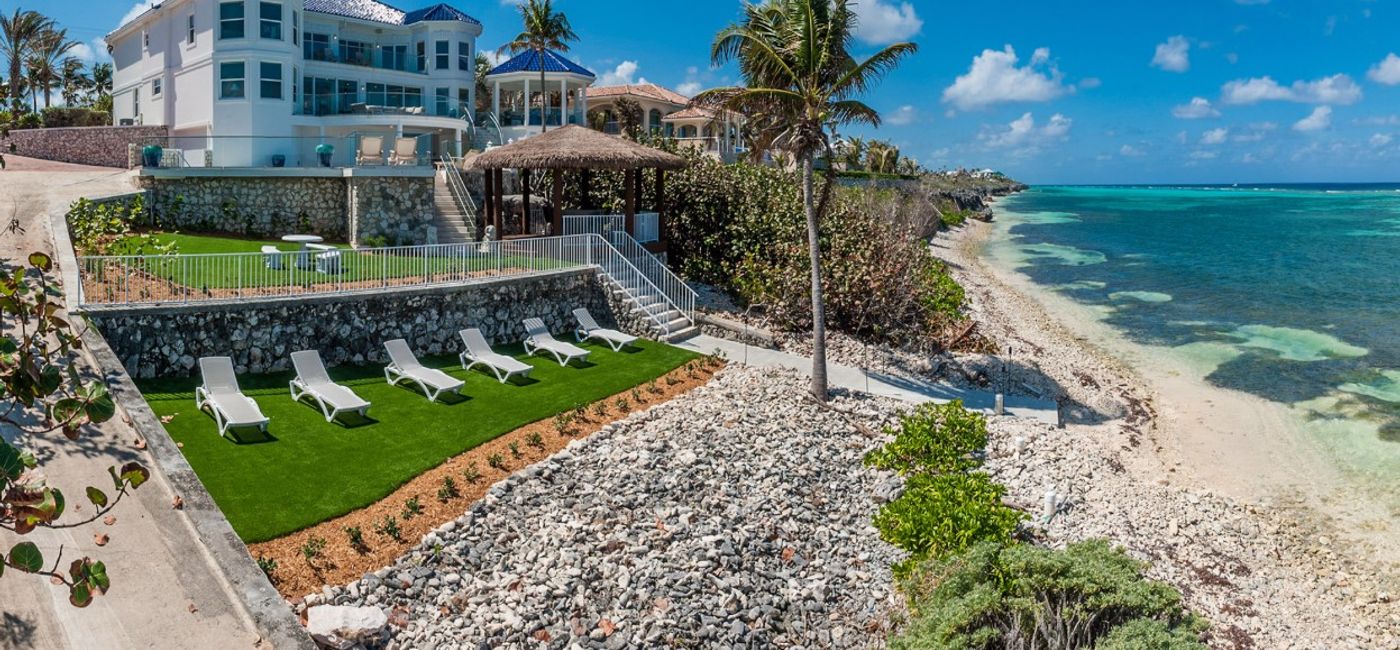 Image:  (Photo Credit: Great Bluff Estates Caribbean / Grand Cayman / East End)