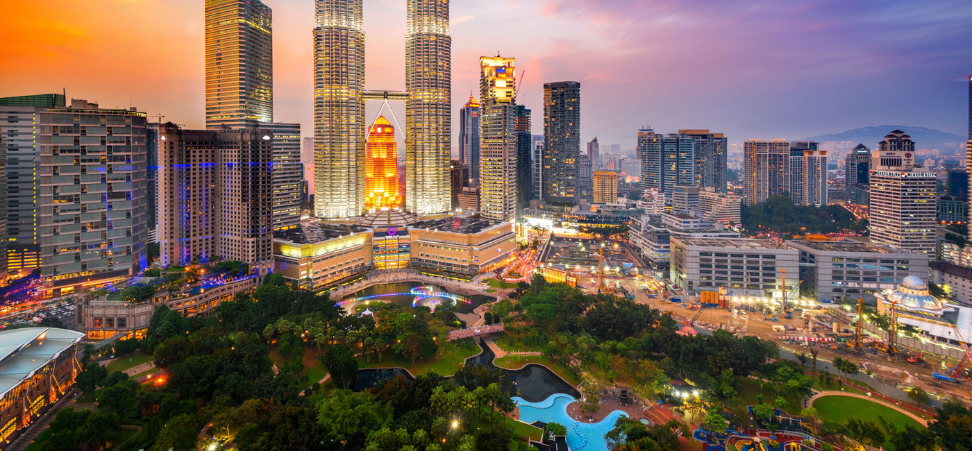 Image: Petronas Towers, also known as Menara Petronas is the tallest buildings in the world from 1998 to 2004. (photo via Rat0007 / iStock / Getty Images Plus)