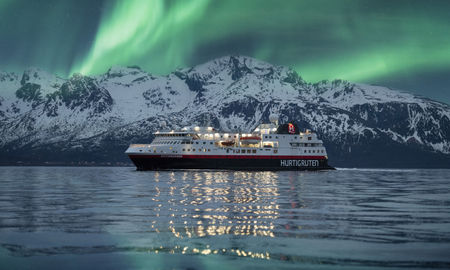 Hurtigruten, northern lights, aurora borealis, Norway, cruise, expedition, Arctic