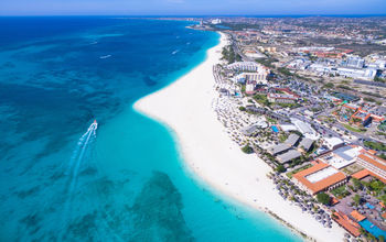 A picturesque Aruban coastline.